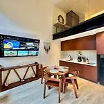 Beautiful Loft Minutes From The Sea!